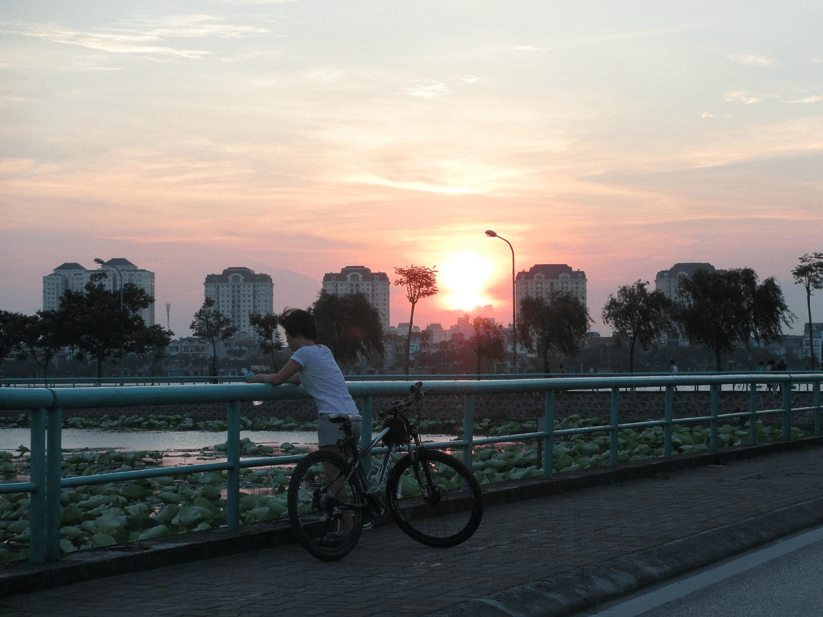 Cycle Around West Lake Hanoi Half Day